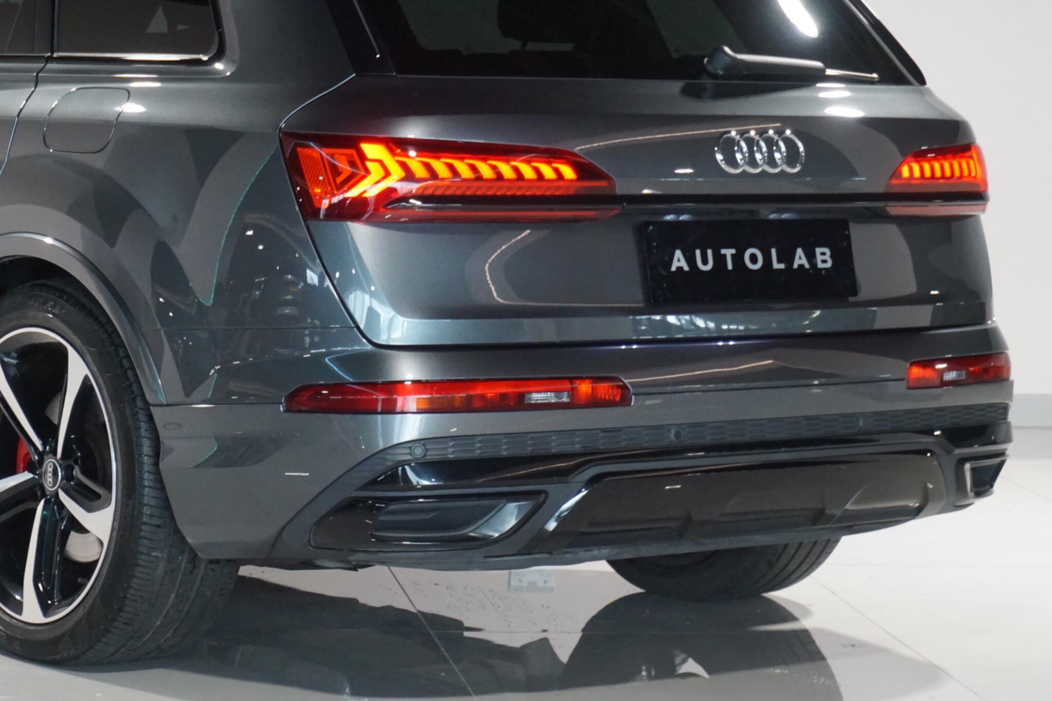 Audi Q7 3.0 TFSIe V6 55 Black Edition SUV 5dr Petrol Plug-in Hybrid Tiptronic quattro Euro 6 (s/s) 17.9kWh (381 ps)